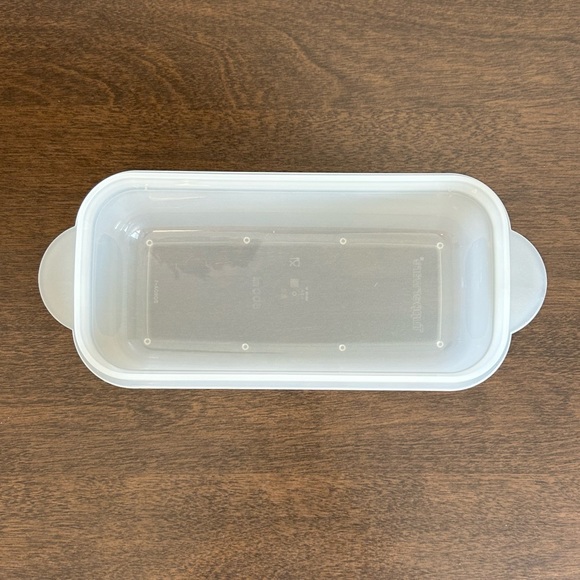 TUPPERWARE CRYSTALWAVE MICROWAVE 2 CUP RECTANGLE CONTAINER BLUE VENT SEAL ~ NICE - Picture 5 of 9